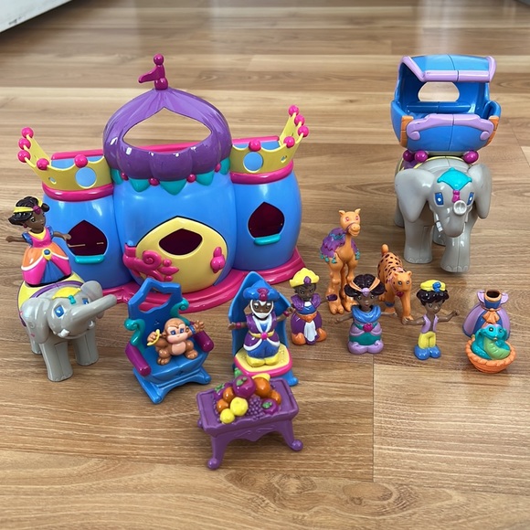 Aladdin and Princess Jasmine Play Set - Picture 6 of 16